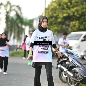 Runner Photo 7704898