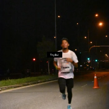 Runner Photo 7704899