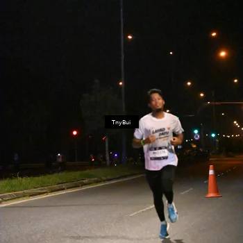 Runner Photo 7704905