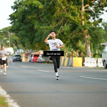 Runner Photo 7704920