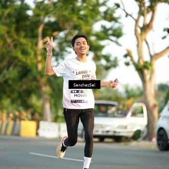 Runner Photo 7704929
