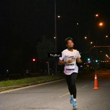 Runner Photo 7704936