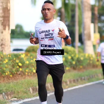 Runner Photo 7704938