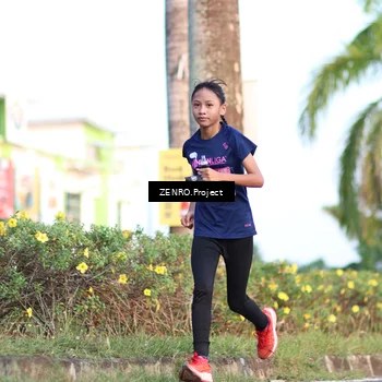 Runner Photo 7704945