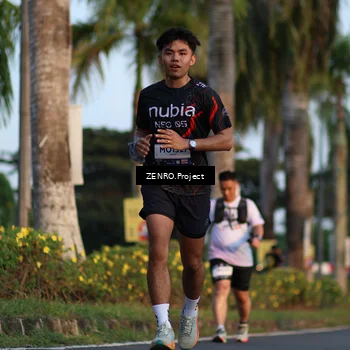 Runner Photo 7704950