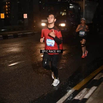 Runner Photo 7704951