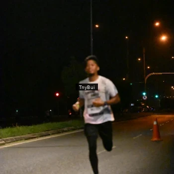 Runner Photo 7704957