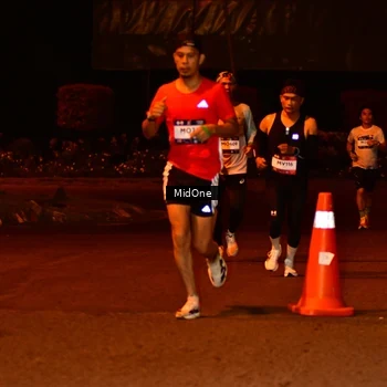 Runner Photo 7704958
