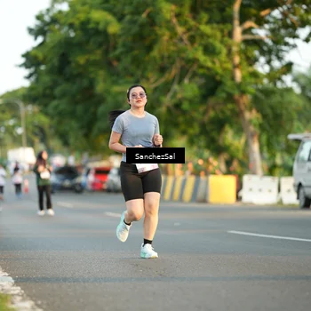 Runner Photo 7704965