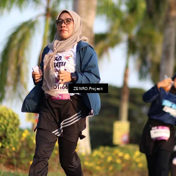 Runner Photo 7704998