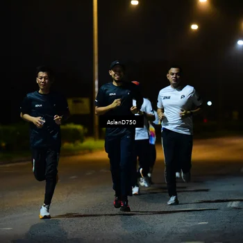 Runner Photo 7705003