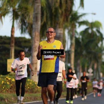 Runner Photo 7705004