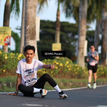 Runner Photo 7705005