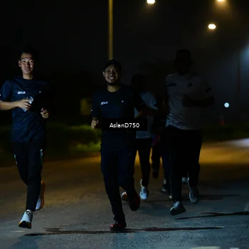 Runner Photo 7705019