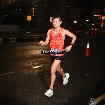 Runner Photo 7705043