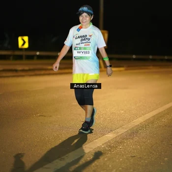 Runner Photo 7705044