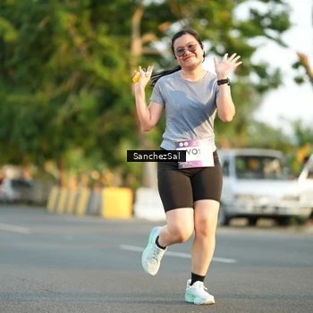 Runner Photo 7705052