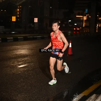 Runner Photo 7705055