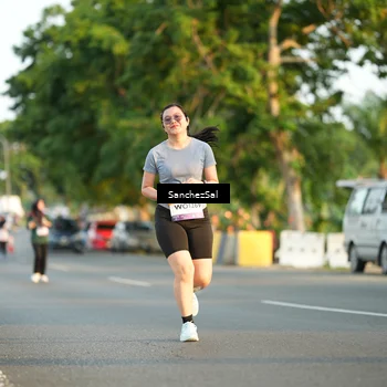 Runner Photo 7705062