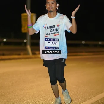 Runner Photo 7705067