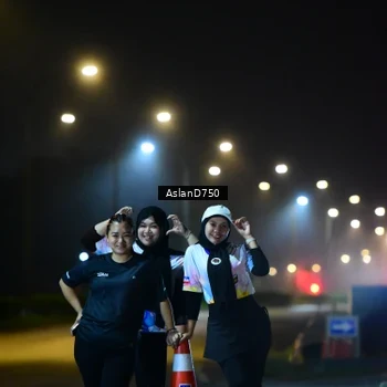 Runner Photo 7705068