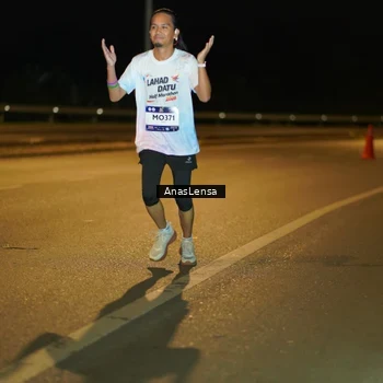 Runner Photo 7705071
