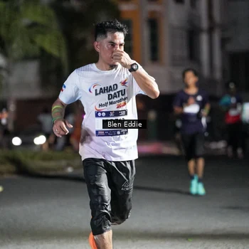 Runner Photo 7705076