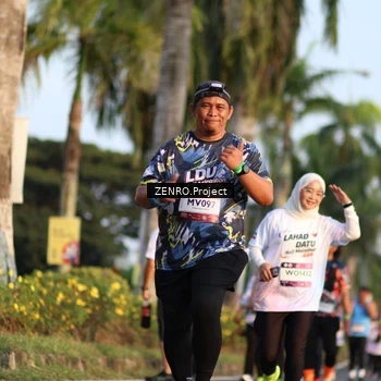Runner Photo 7705080