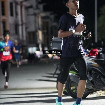 Runner Photo 7705081