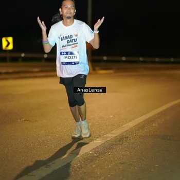 Runner Photo 7705084