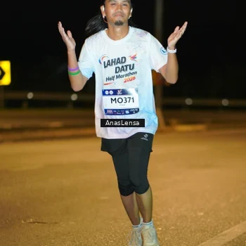 Runner Photo 7705091