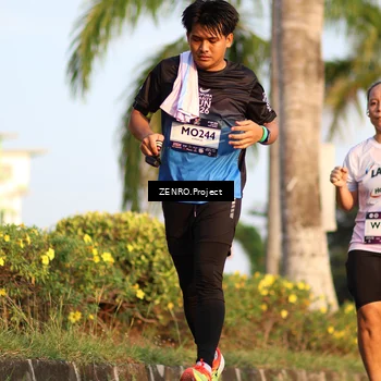 Runner Photo 7705108