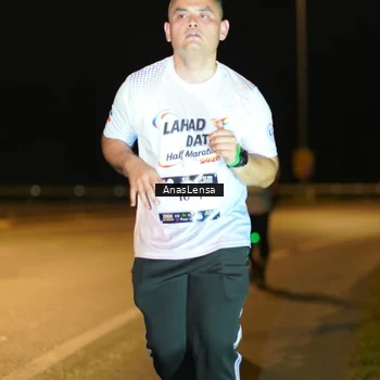 Runner Photo 7705112