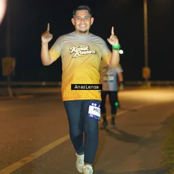 Runner Photo 7705125