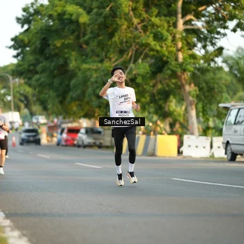 Runner Photo 7705148