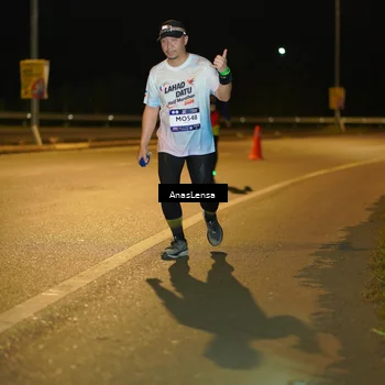 Runner Photo 7705164