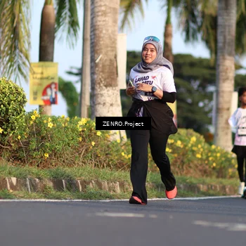 Runner Photo 7705168