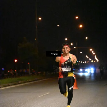 Runner Photo 7705180