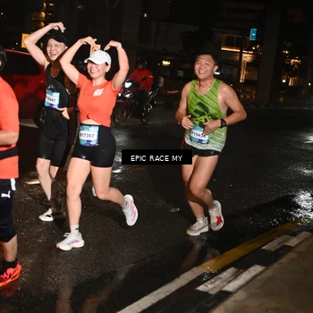 Runner Photo 7705192