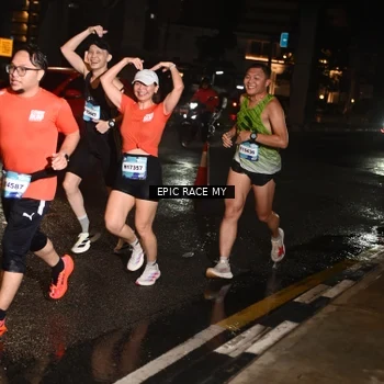 Runner Photo 7705194