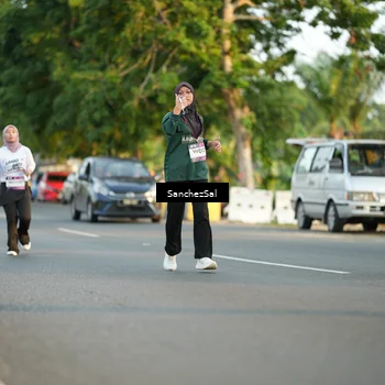 Runner Photo 7705195