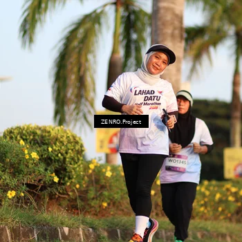 Runner Photo 7705198