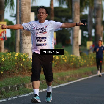 Runner Photo 7705233