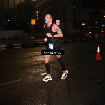 Runner Photo 7705244