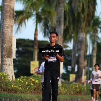 Runner Photo 7705246