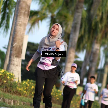 Runner Photo 7705260