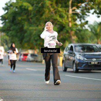 Runner Photo 7705262