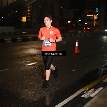 Runner Photo 7705276