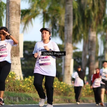 Runner Photo 7705281