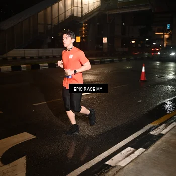 Runner Photo 7705302